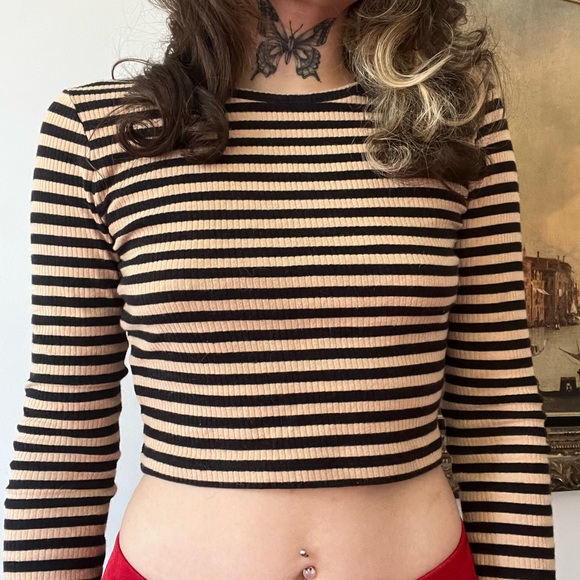 Forever 21 striped long sleeve crop top - Picture 1 of 2